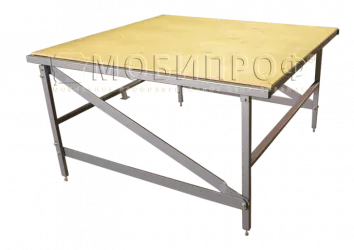 Приемный стол (длина 1,5 м).